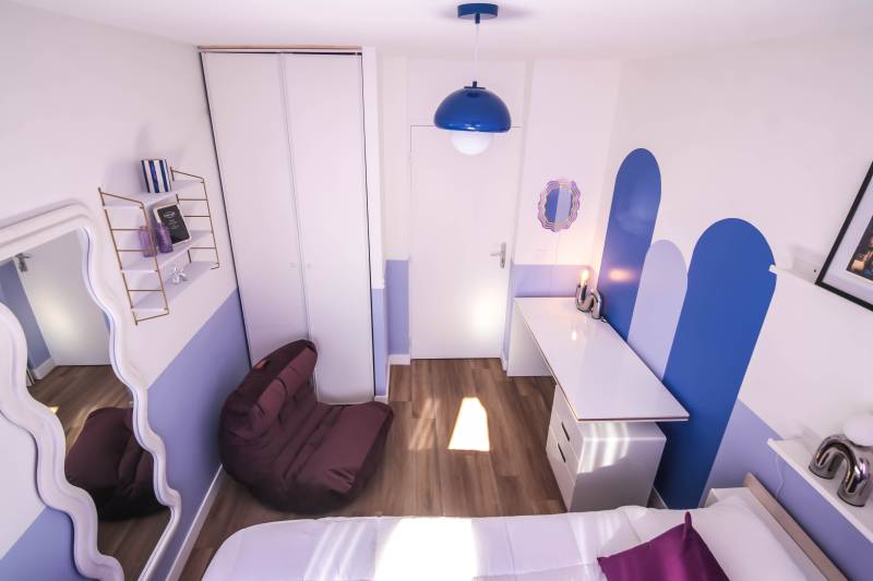 chambre étudiante violet et bleu sur mesure à levallois Perret